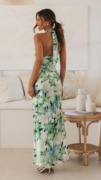 Vestido floral largo con espalda abierta y cuello halter | Bella Brisa