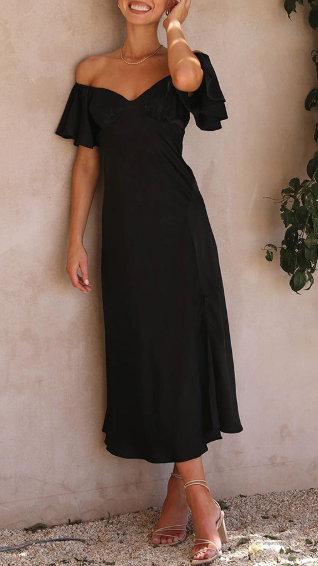 Vestido con hombros descubiertos y mangas de mariposa | Bella Brisa