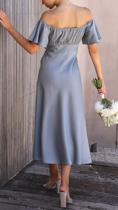 Vestido con hombros descubiertos y mangas de mariposa | Bella Brisa