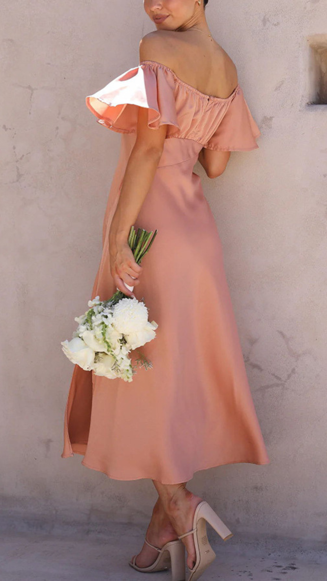 Vestido con hombros descubiertos y mangas de mariposa | Bella Brisa