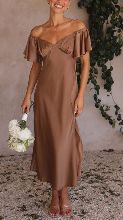 Vestido con hombros descubiertos y mangas de mariposa | Bella Brisa