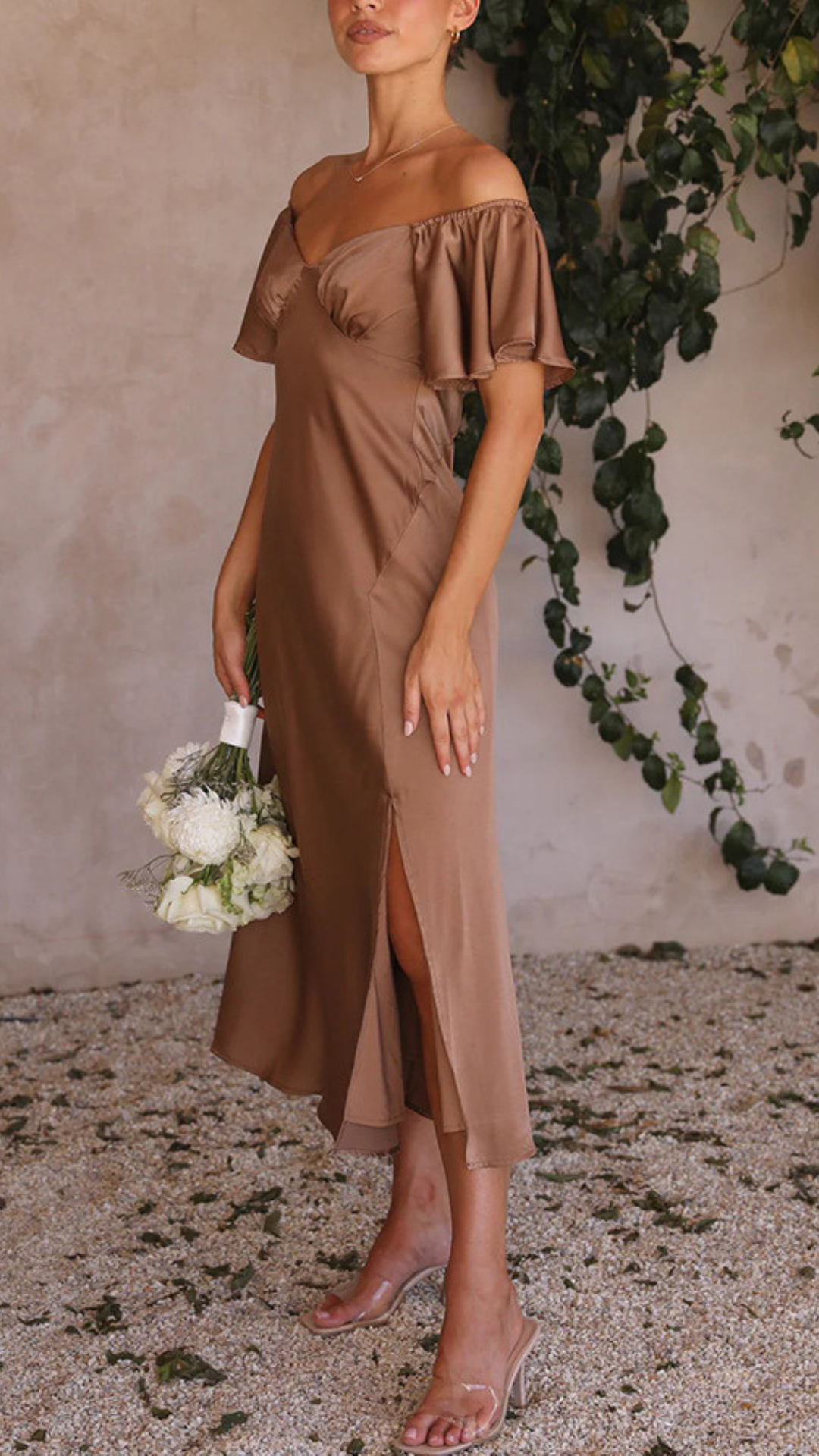 Vestido con hombros descubiertos y mangas de mariposa | Bella Brisa
