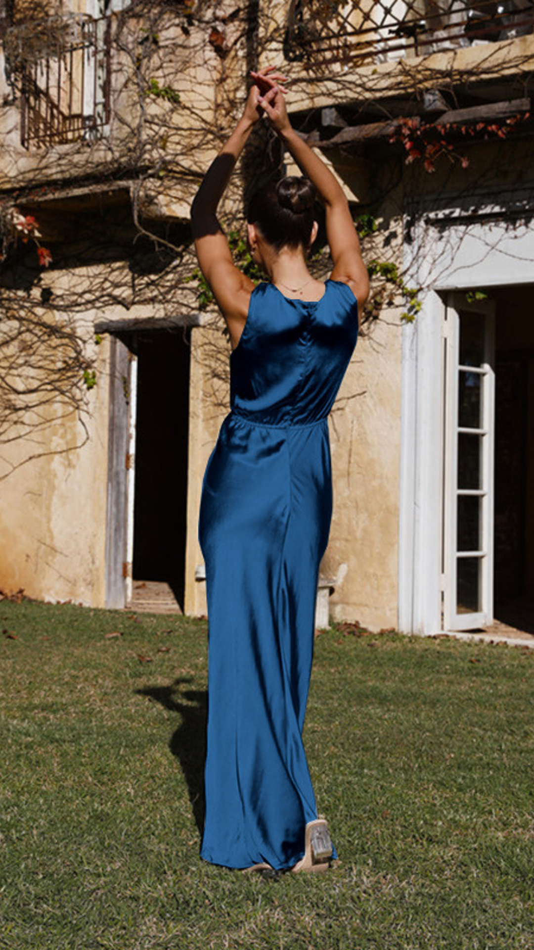 Vestido largo elegante cruzado con aberturas laterales | Bella Brisa