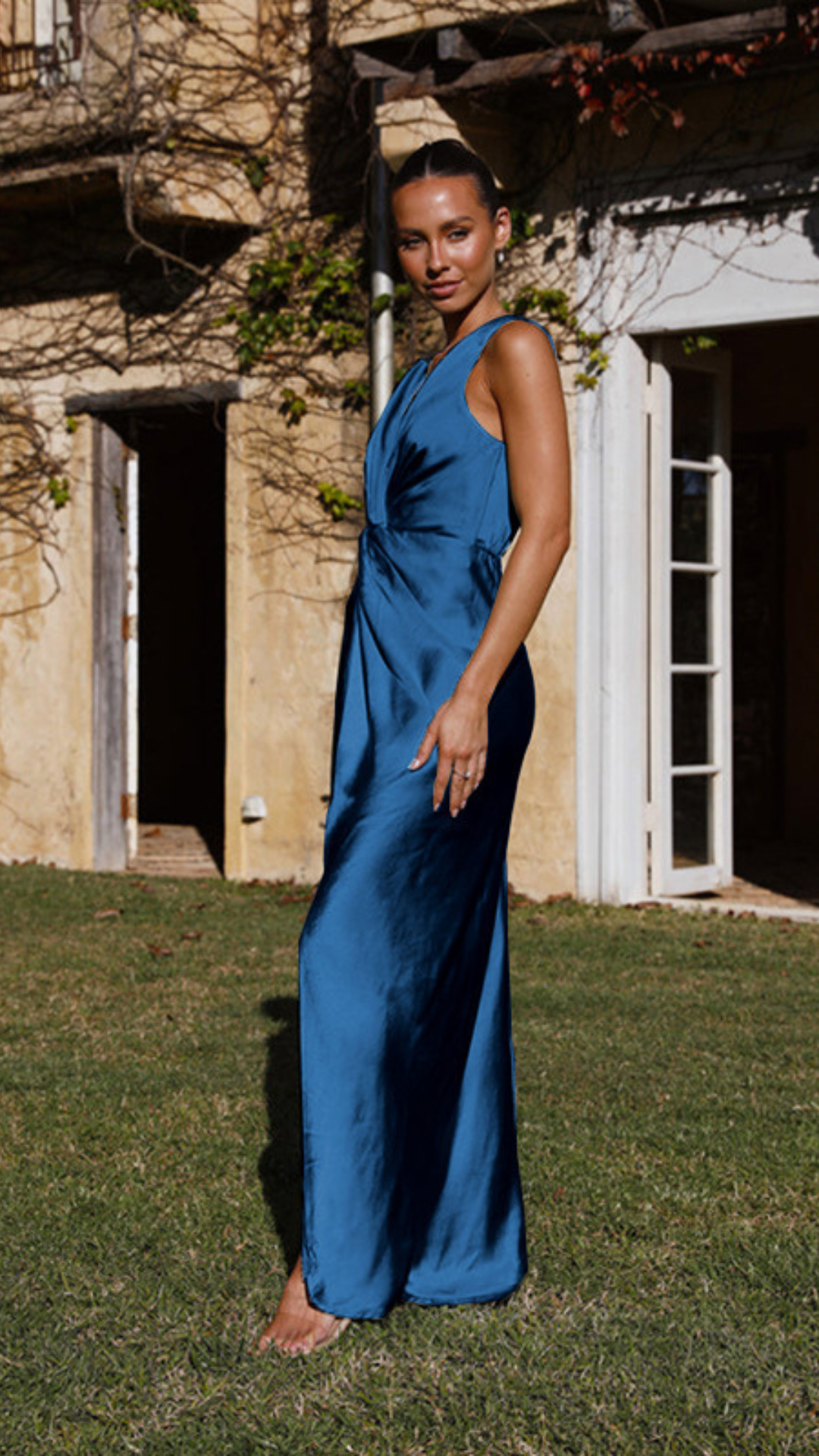 Vestido largo elegante cruzado con aberturas laterales | Bella Brisa