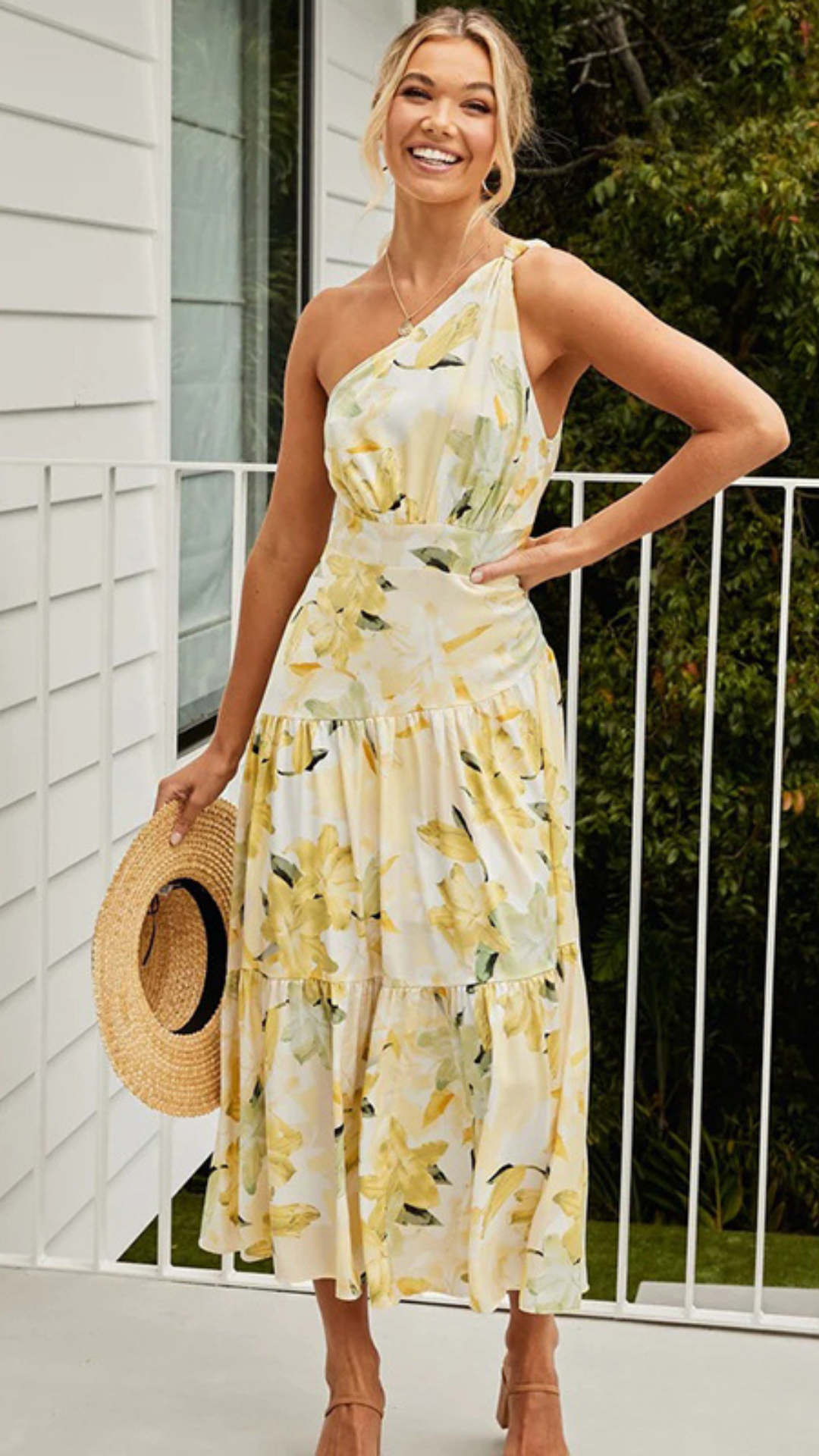 Vestido largo con estampado floral amarillo y un solo hombro | Bella Brisa