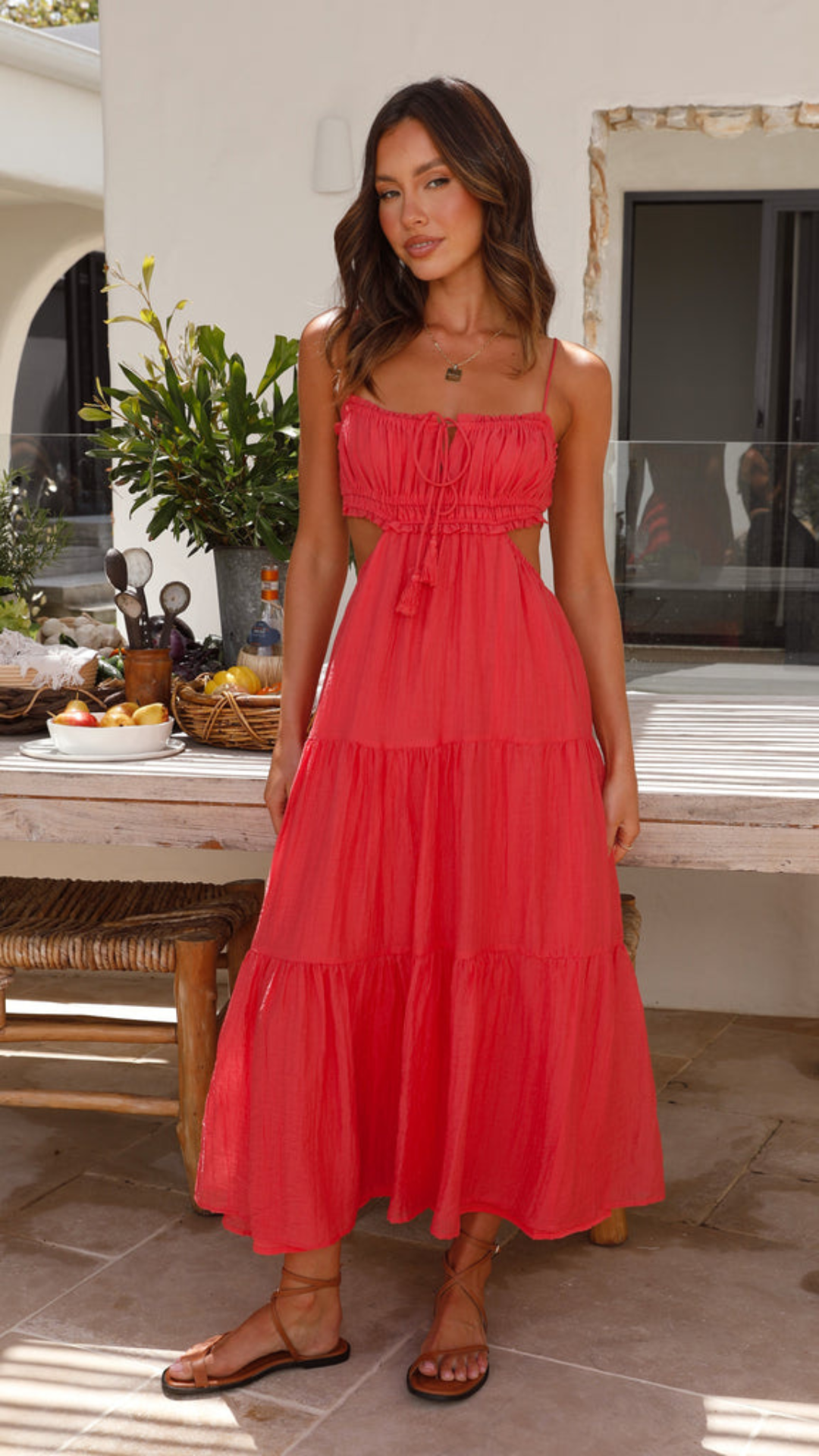 Vestido largo fruncido con cordones en Rojo | Bella Brisa
