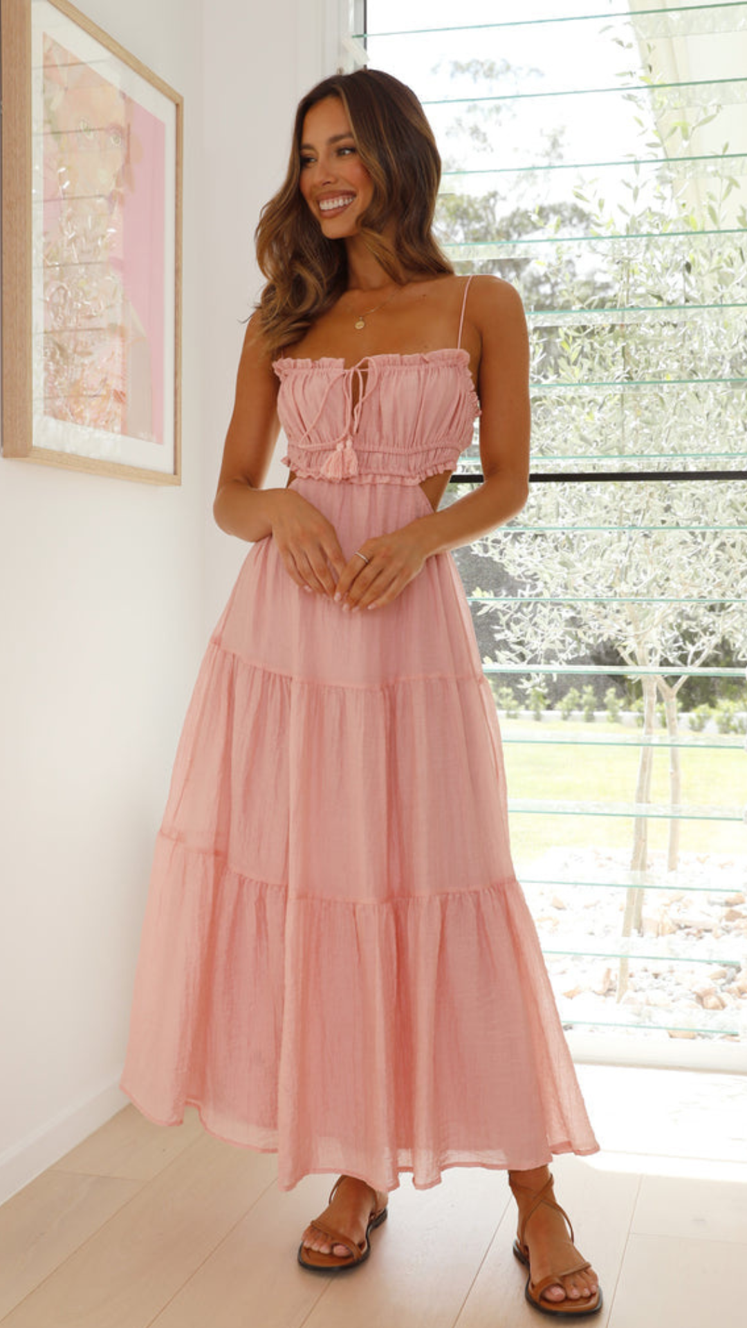 Vestido largo fruncido con cordones en Rosa | Bella Brisa