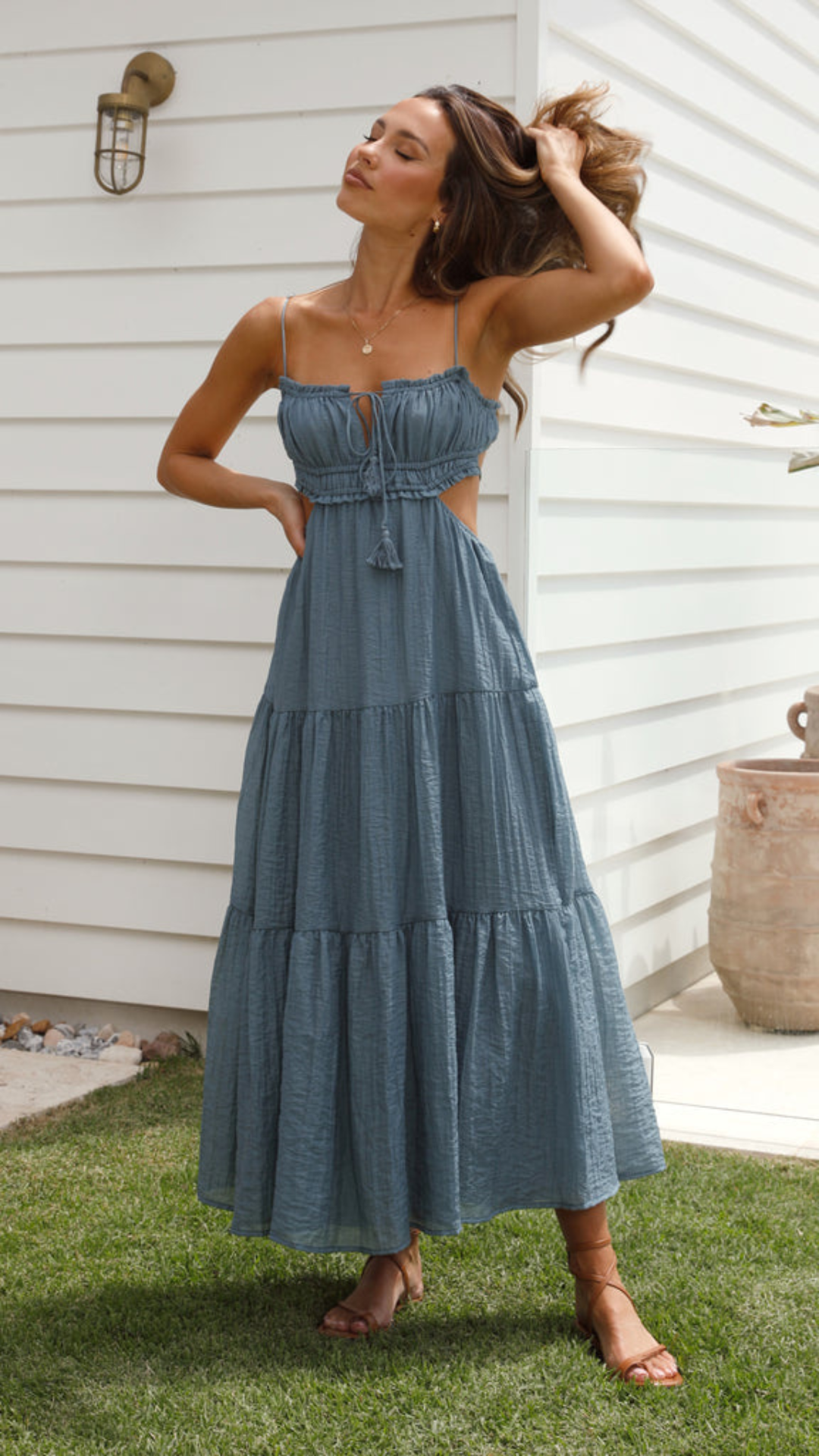 Vestido largo fruncido con cordones en Azul | Bella Brisa