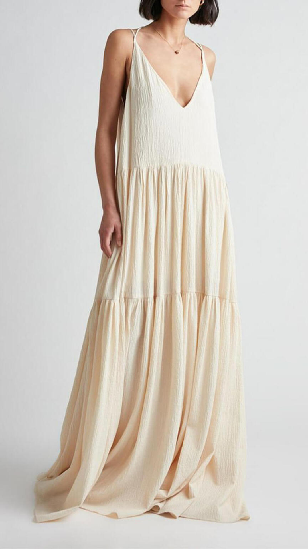 Vestido de Tirantes con Escote en V Profundo | Bella Brisa