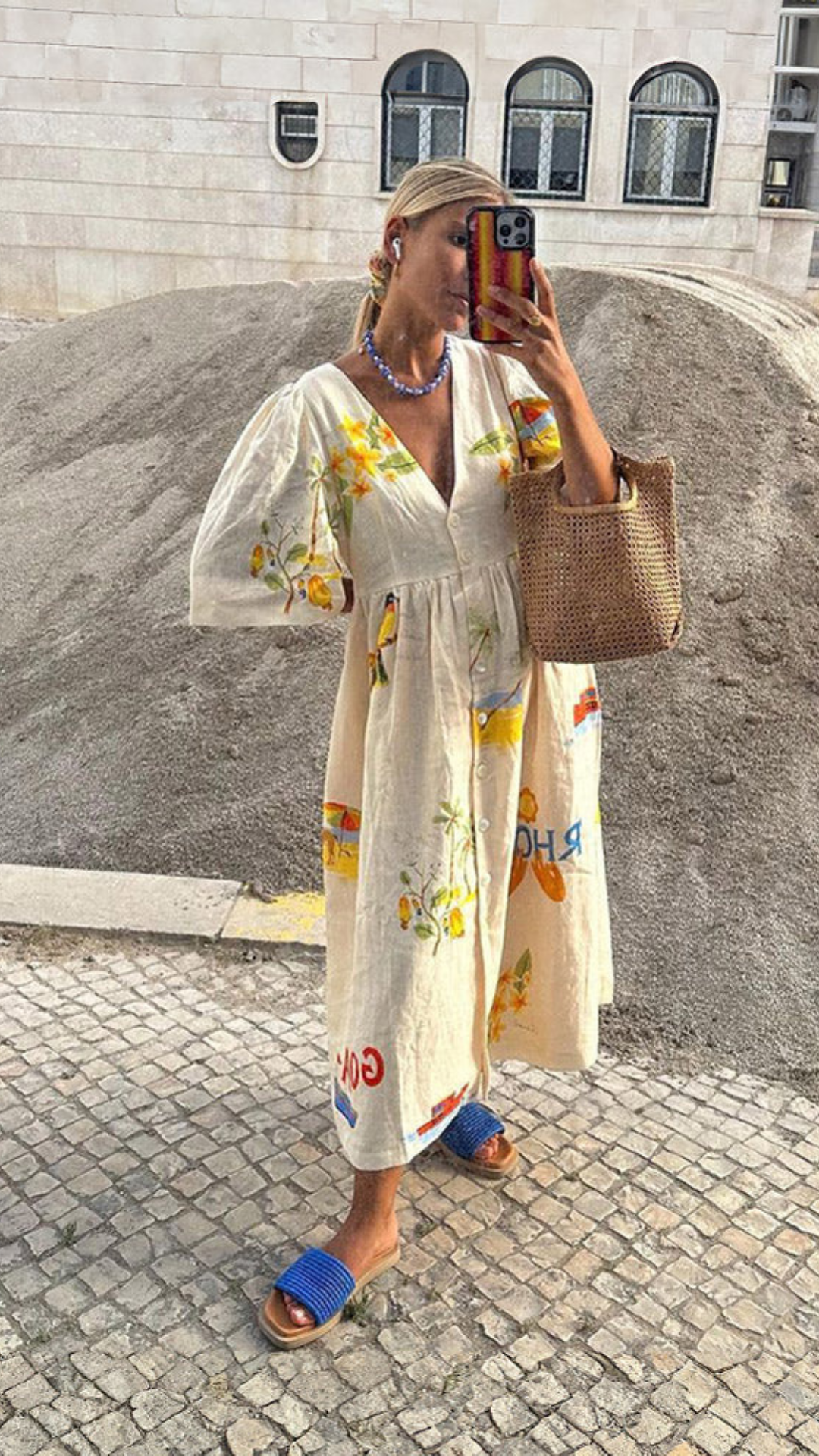 Vestido beige con estampado Veraniego | Bella Brisa