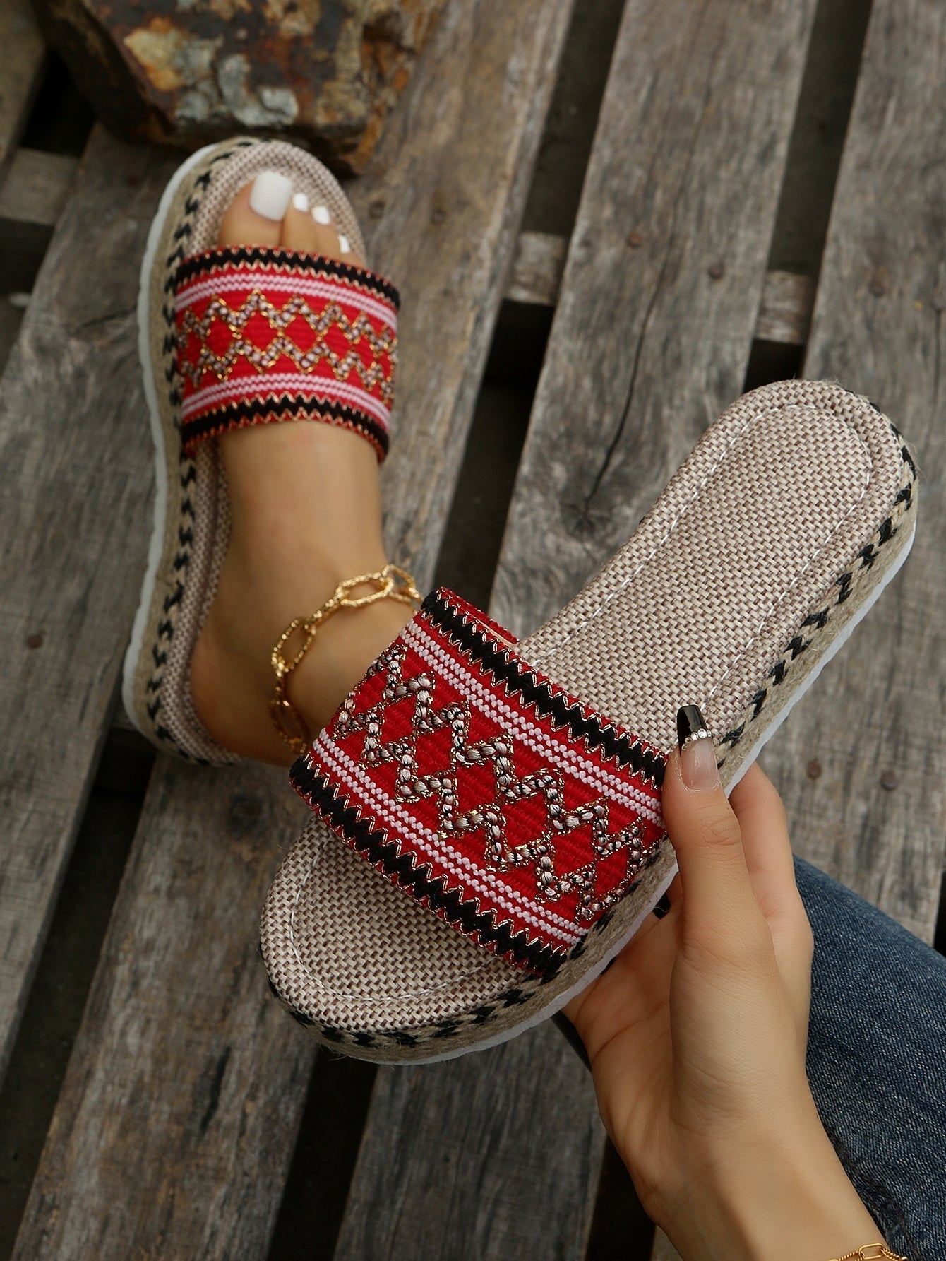 Sandalias River | Bella Brisa