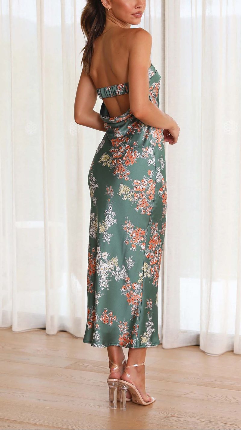 Vestido Largo Strapless de Satén Verde con Estampado Floral | Bella Brisa