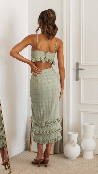 Vestido Midi Verde Salvia Serenity con Flecos | Bella Brisa