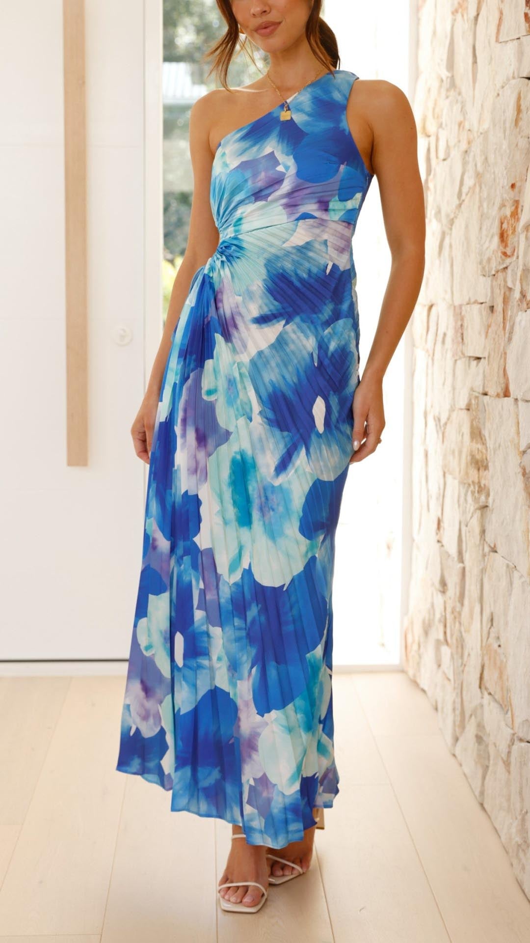 Vestido Largo Plisado de un Solo Hombro | Bella Brisa