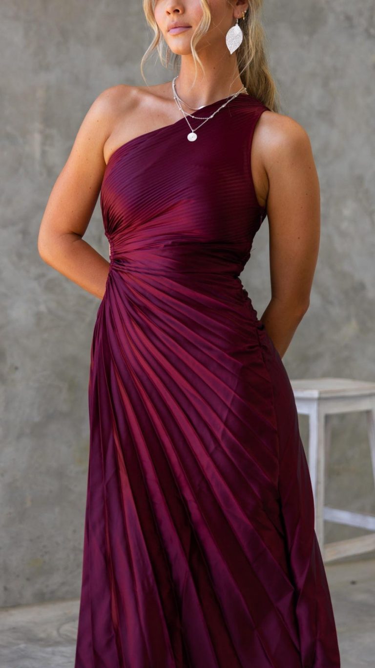 Vestido Largo Plisado de un Solo Hombro | Bella Brisa