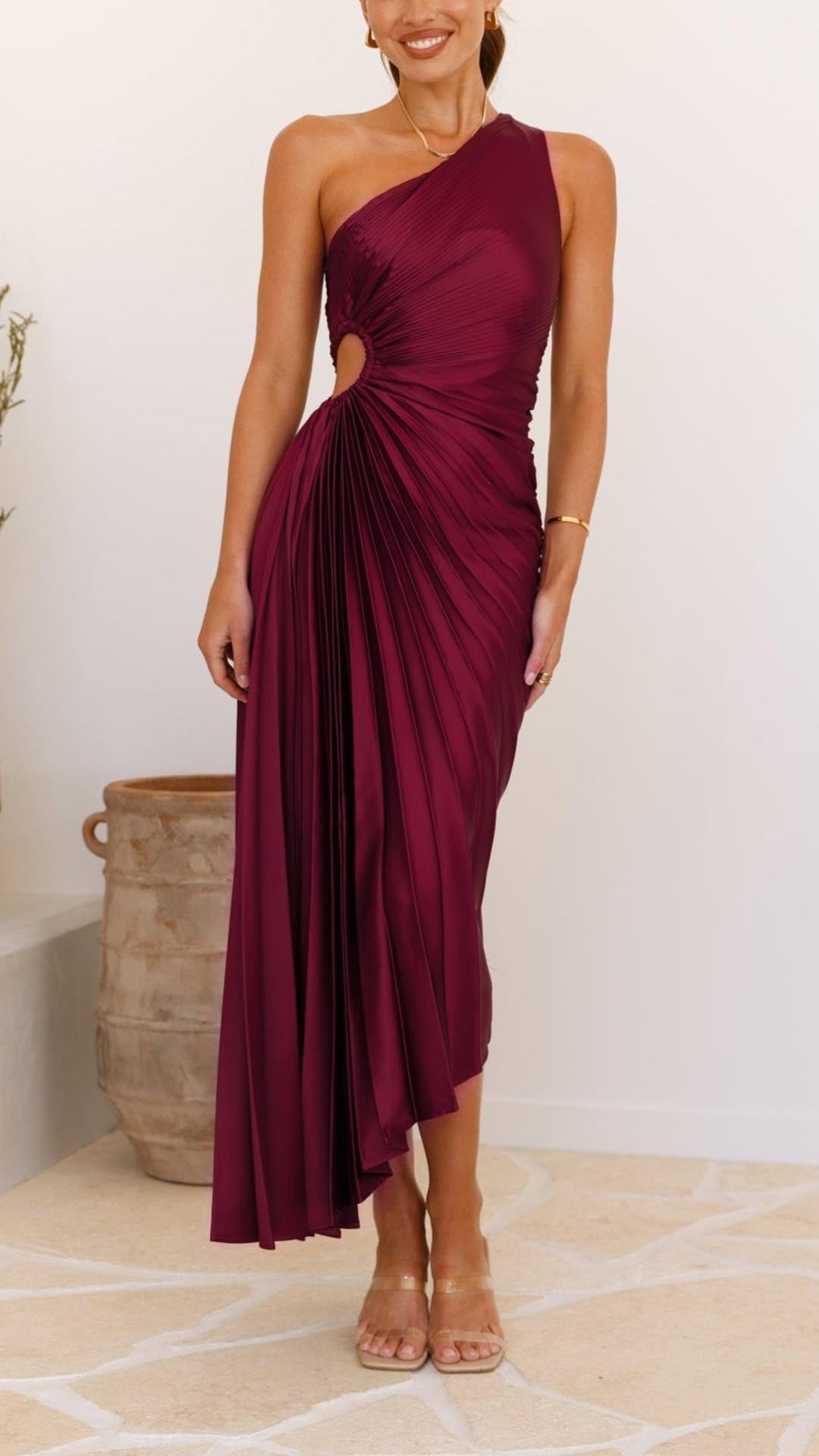 Vestido Largo Plisado de un Solo Hombro | Bella Brisa